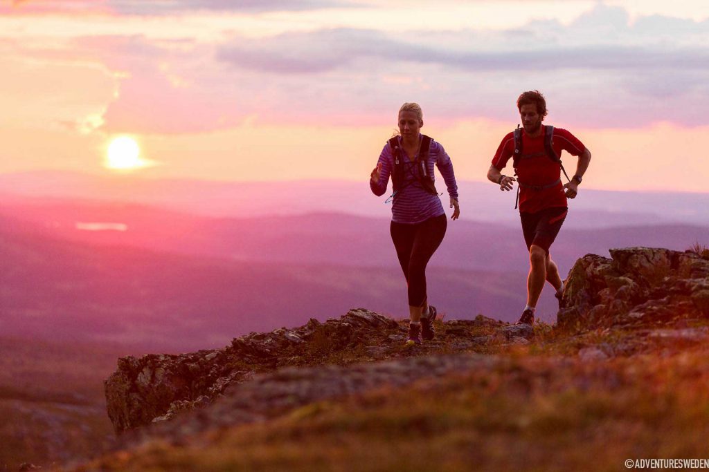Löpning i solnedgång, Södra Årefjällen | Foto: Niclas Vestefjell