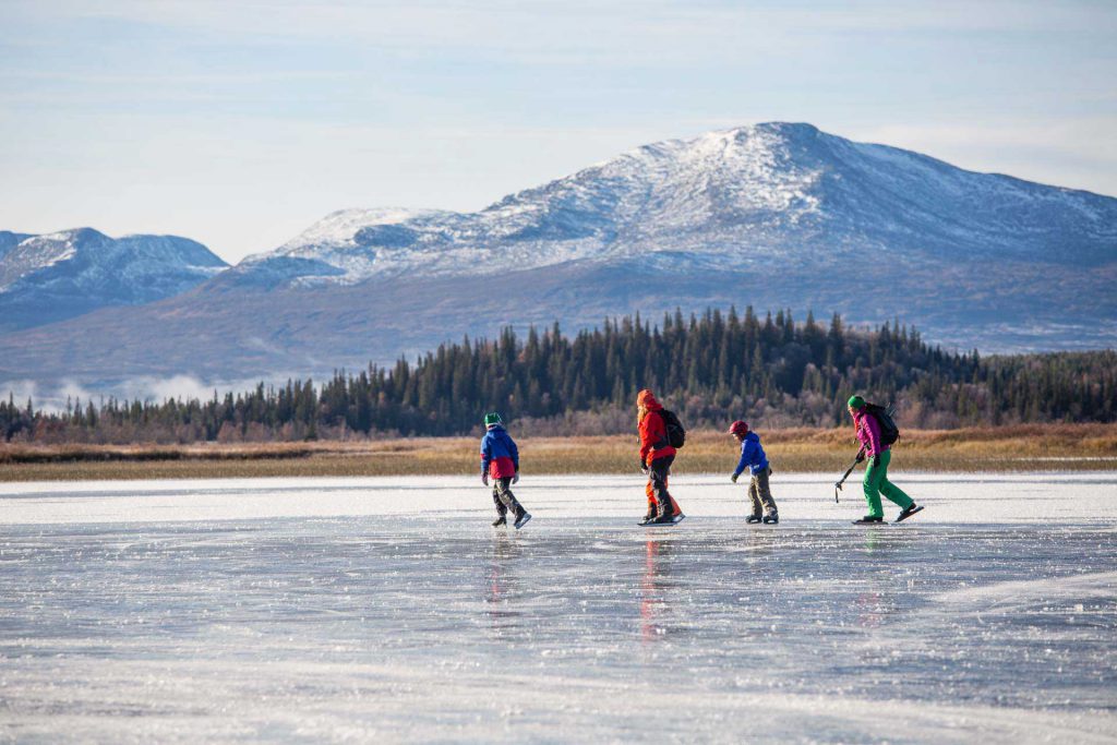 Outdoor Ice Skating | Photo: Anette Andersson