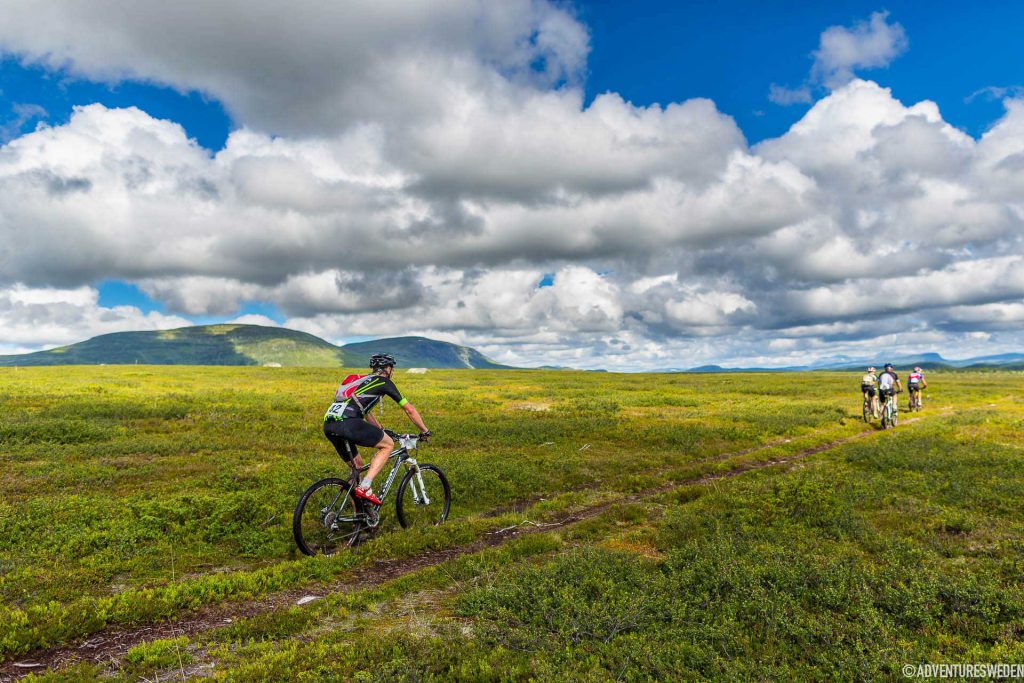 Biking around Helags & Skarvarna, Funäsfjällen | Photo: Anders Robertsson