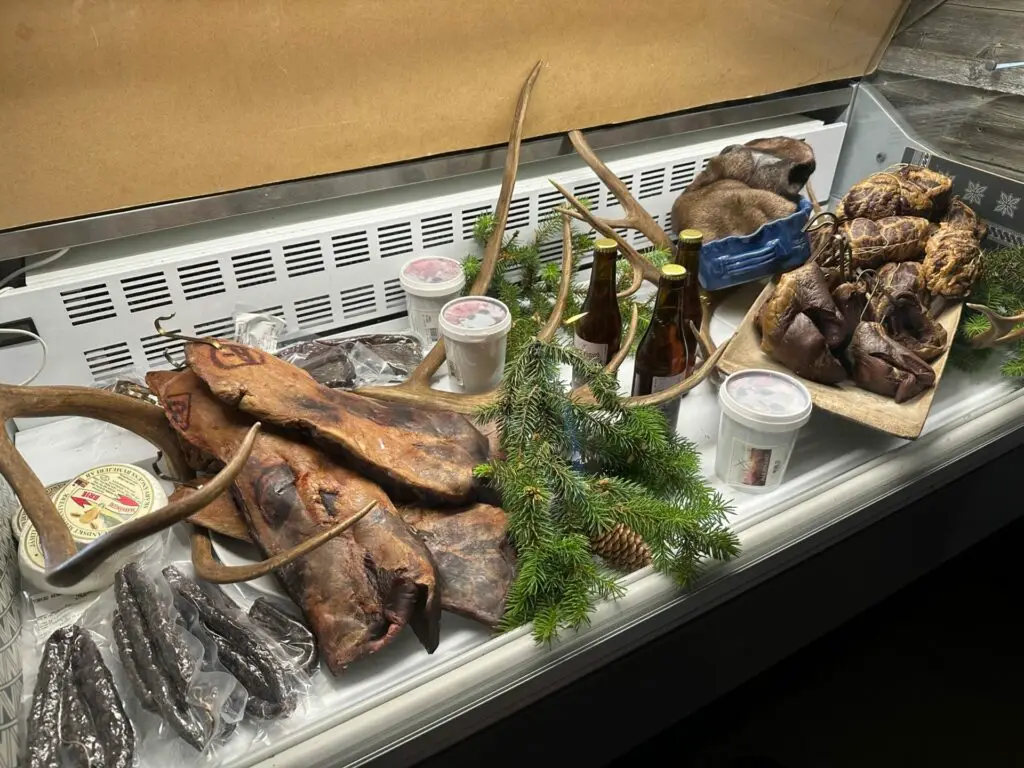 Hävvi Elaine Reindeer Moose on the Menu