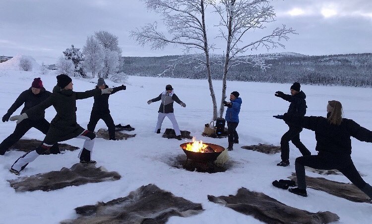 Snow yoga Lofsdalen