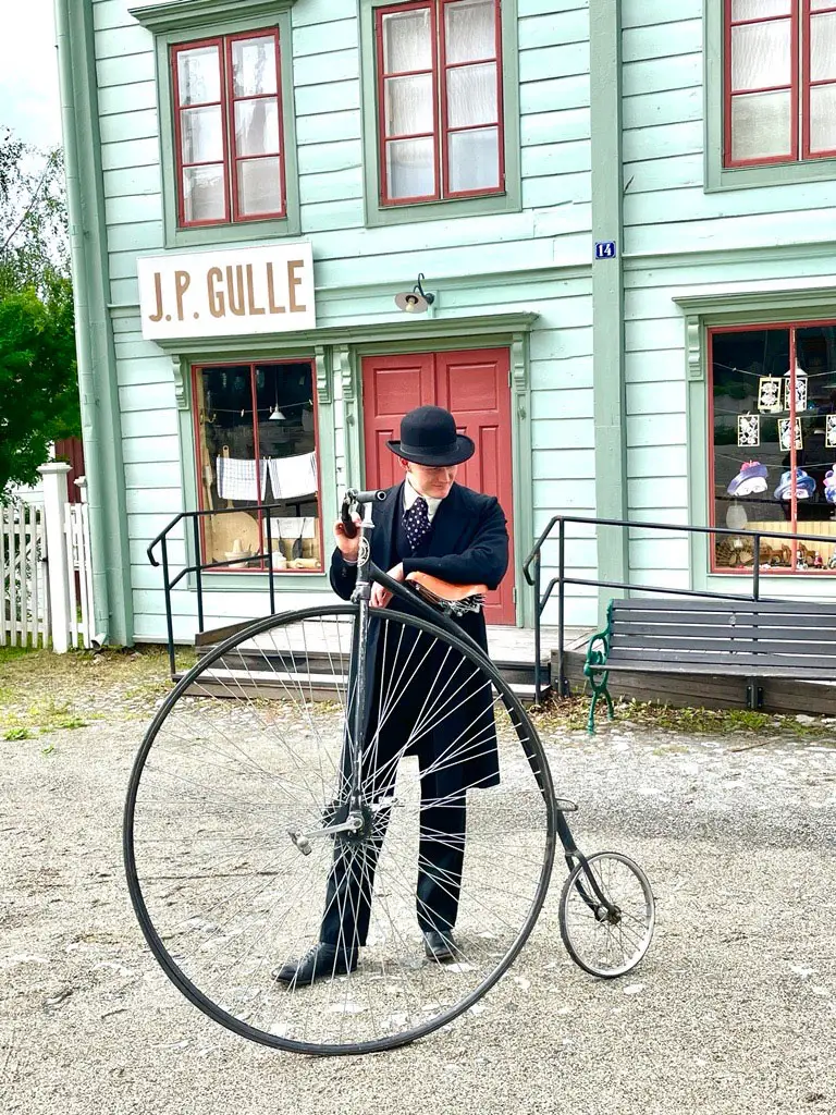 Gammaldags cykel Jamtli Gulleboden
