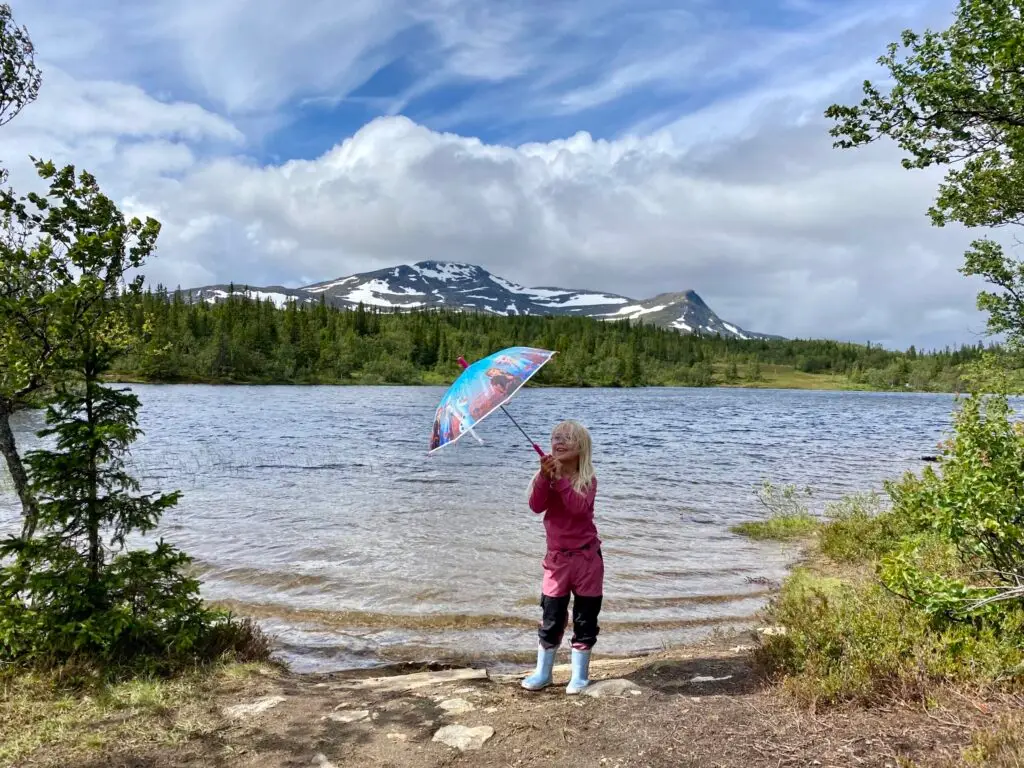 Andreas daughter in Byxtjärn. Photo: Andreas Edholm